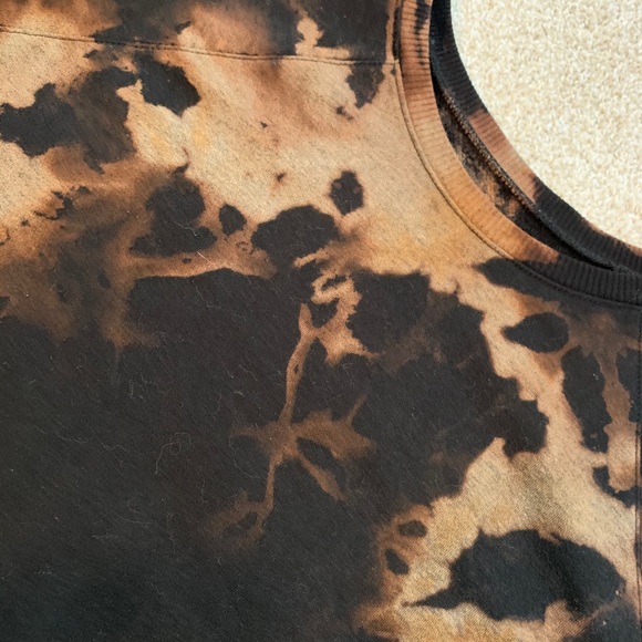 Reverse Tie Dye Cropped Sweatshirt (HOMEMADE) - Picture 2 of 3